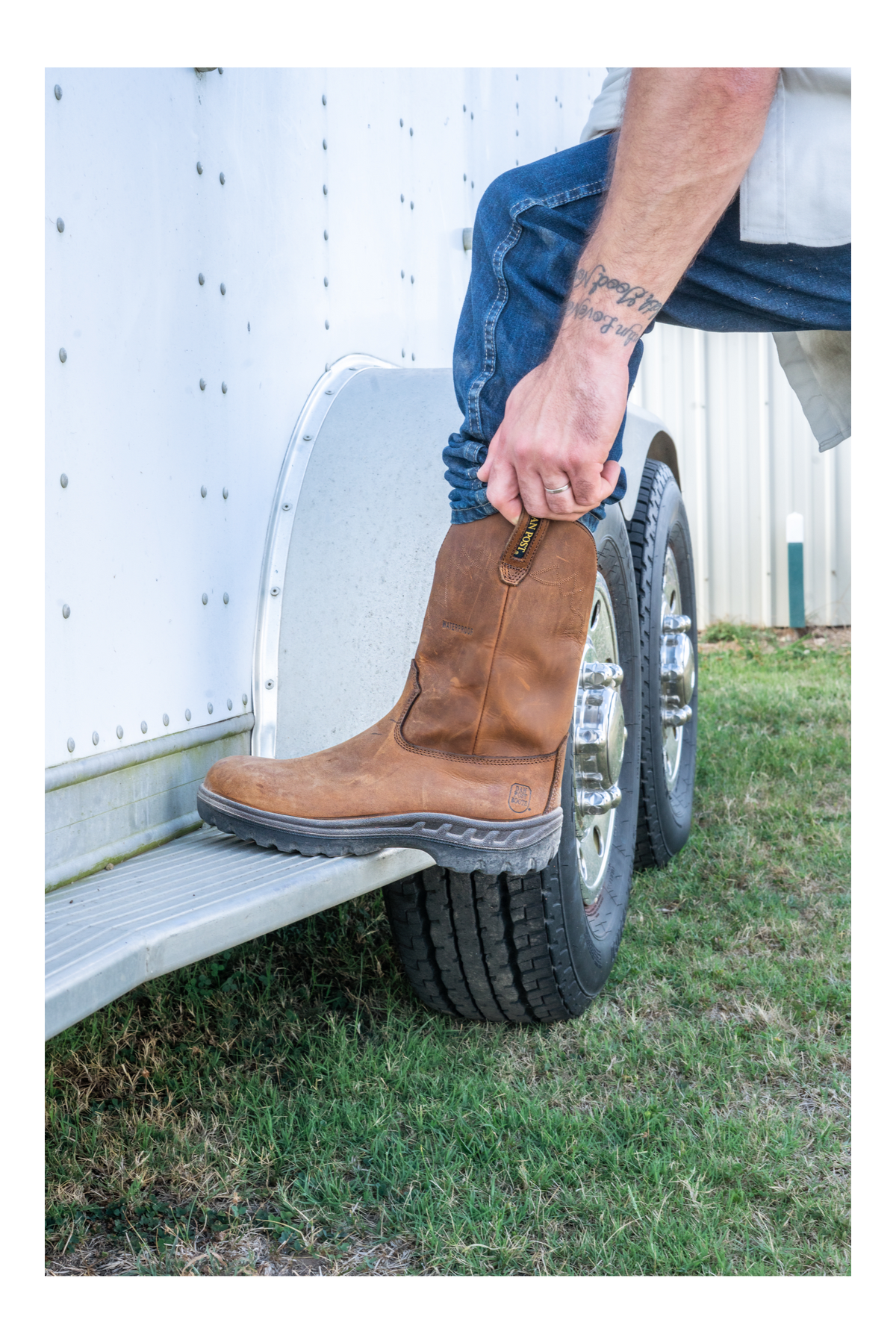 cummins waterproof leather lifestyle image 1